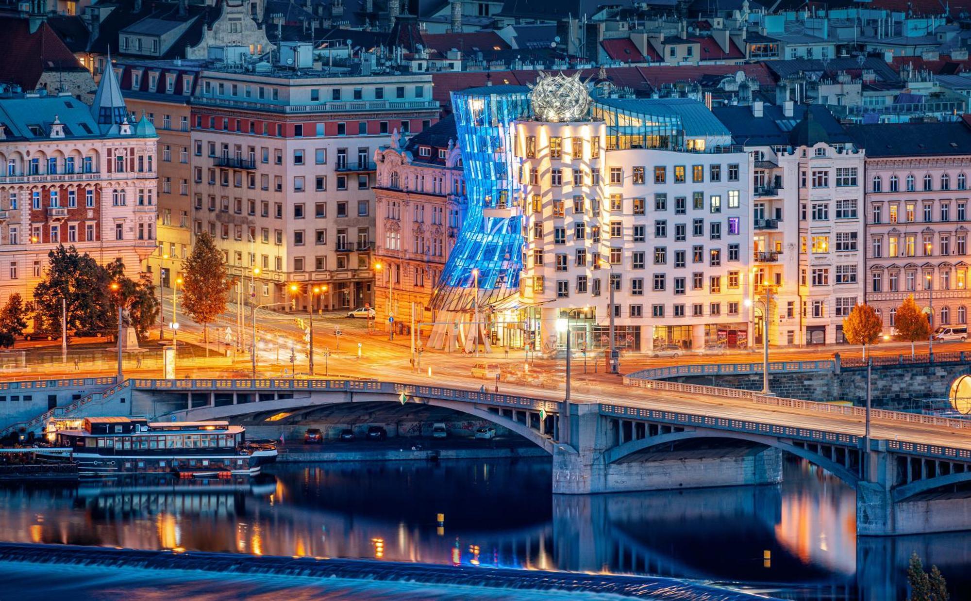 Dancing House - Tančící Dům Hotel Praha